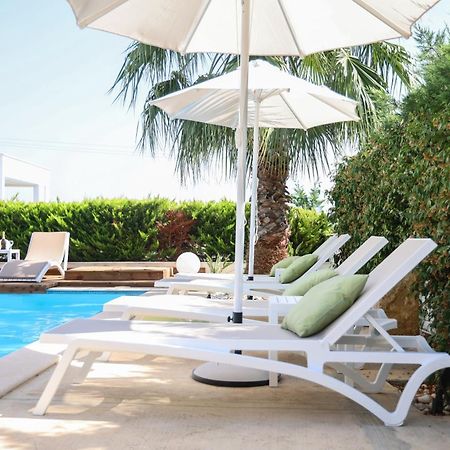 Villa Douglas - Private Pool, Bbq, 4Bdrms, View เปฟโกโฮรี ภายนอก รูปภาพ