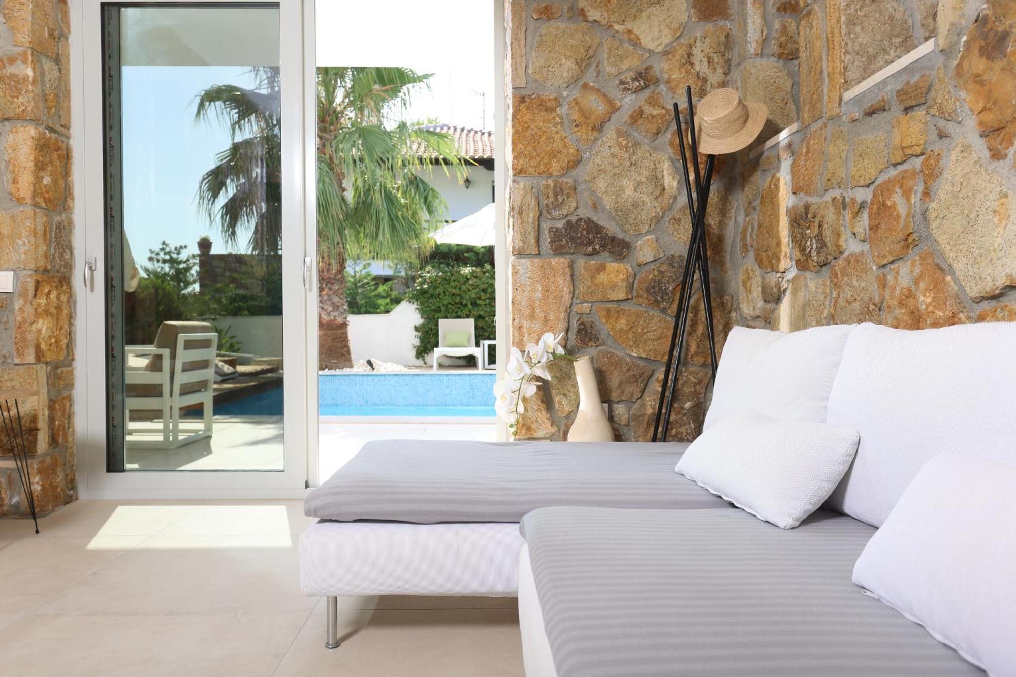 Villa Douglas - Private Pool, Bbq, 4Bdrms, View เปฟโกโฮรี ภายนอก รูปภาพ