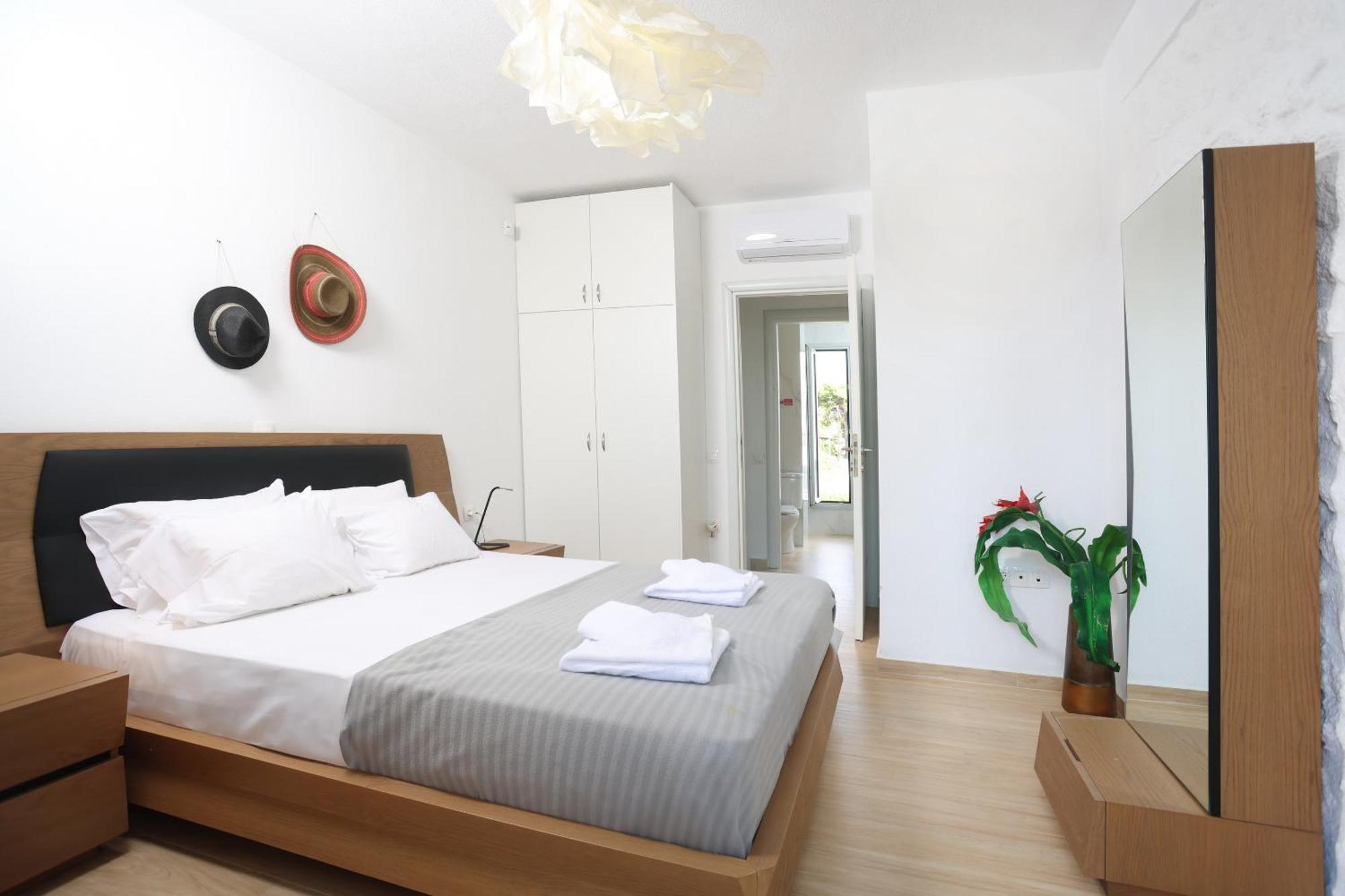 Villa Douglas - Private Pool, Bbq, 4Bdrms, View เปฟโกโฮรี ภายนอก รูปภาพ