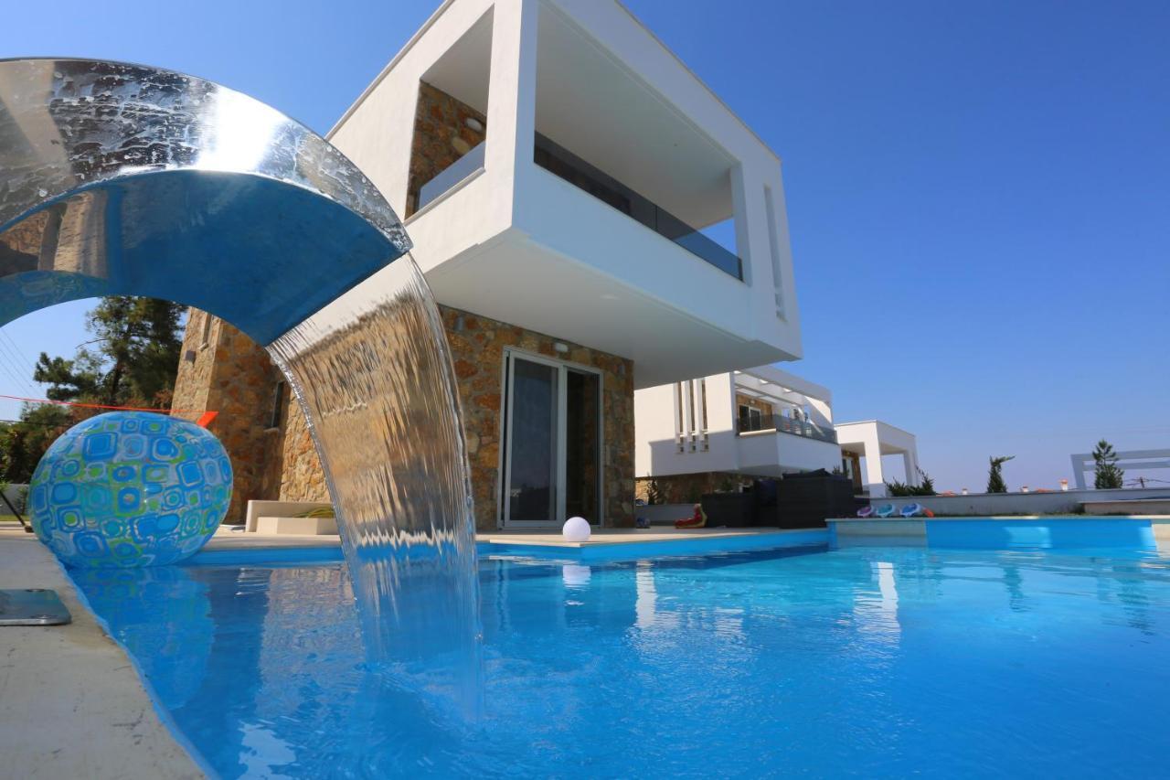 Villa Douglas - Private Pool, Bbq, 4Bdrms, View เปฟโกโฮรี ภายนอก รูปภาพ